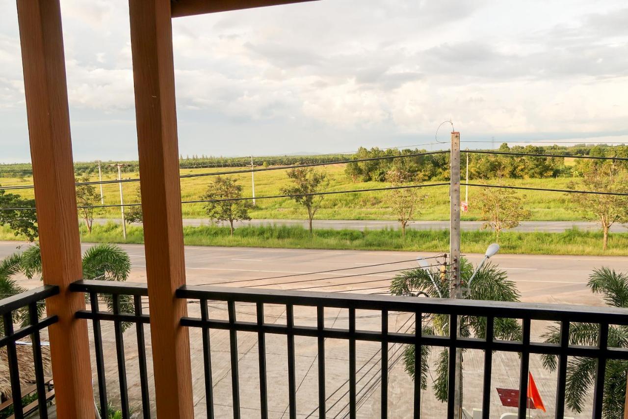 Baan Urt Suratthani Airport 3*